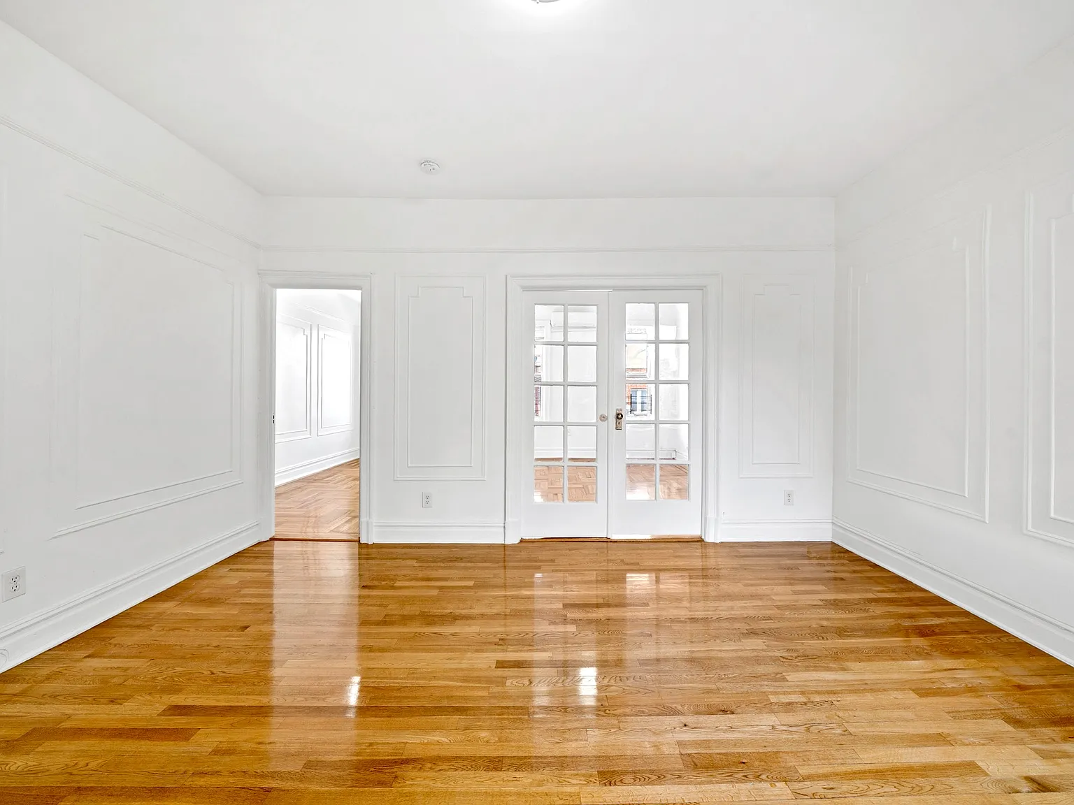 404 Hawthorne Street — Photo 2
