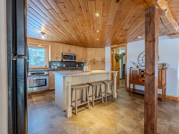 4th image of 362 Derland Rd