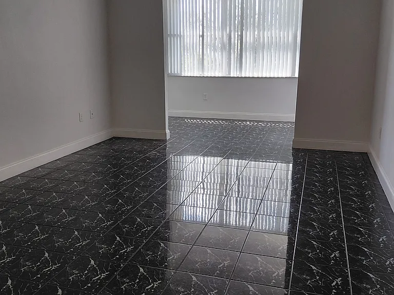 1300 NE Miami Gardens Dr — Photo 4