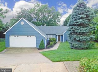4550 White Oak Ln, Bensalem, PA