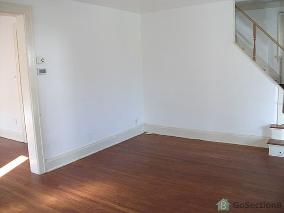 2nd image of 1132 Laidlaw Ave