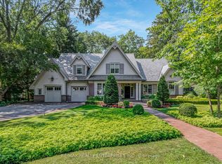 190 Donnelly Dr, Mississauga, ON L5G 2M4