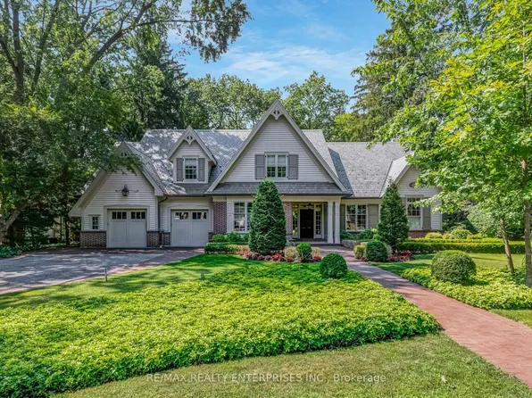 190 Donnelly Dr, Mississauga, ON L5G 2M4