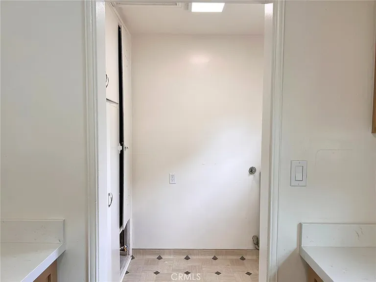 7957 Milton Ave — Photo 10