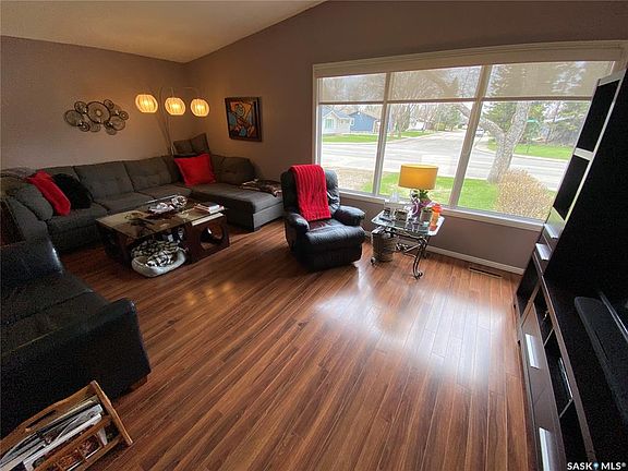 4th image of UNIT 2-544 Circlebrooke DRIVE