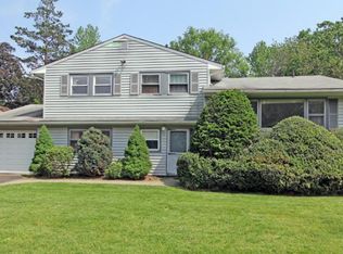 37 Hemlock Ter, Westfield, NJ 07090