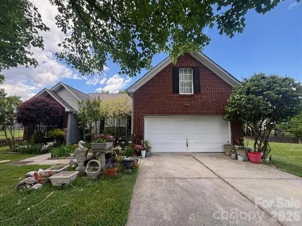 8455 Angwin Pl, Charlotte, NC 28262