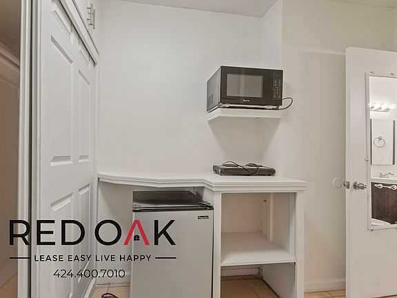 2nd image of 3333 1/2 Mentone Ave #6