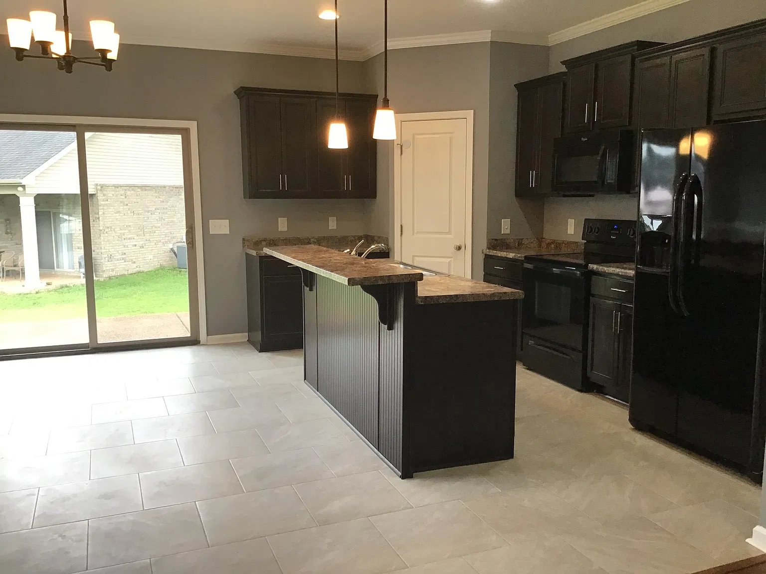 4 bed, 3.0 bath, 2112 sqft, $2,600 — Photo 3
