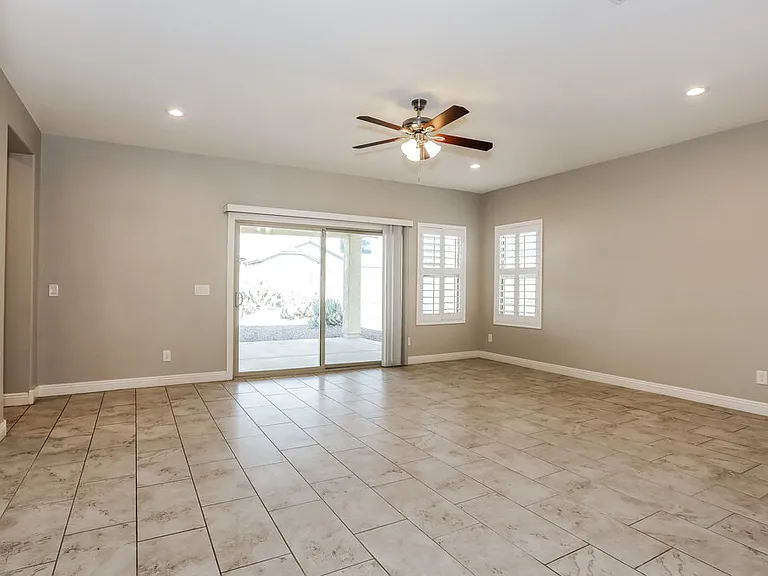 11124 E Tupelo Ave — Photo 4