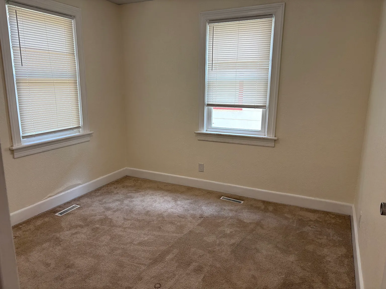 3 bed, 1390 sqft, $1,800 — Photo 4
