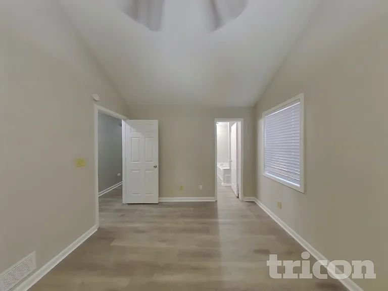 2407 Windridge Dr NE — Photo 8