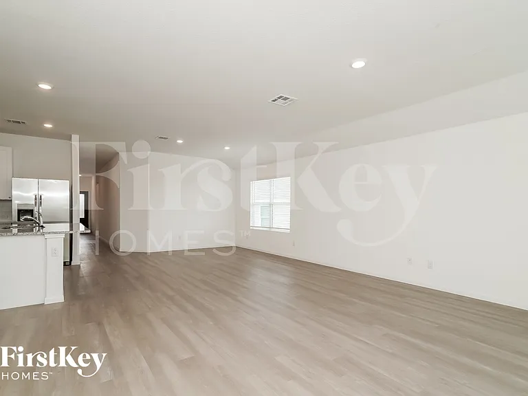 13003 Rosemary Cv — Photo 3