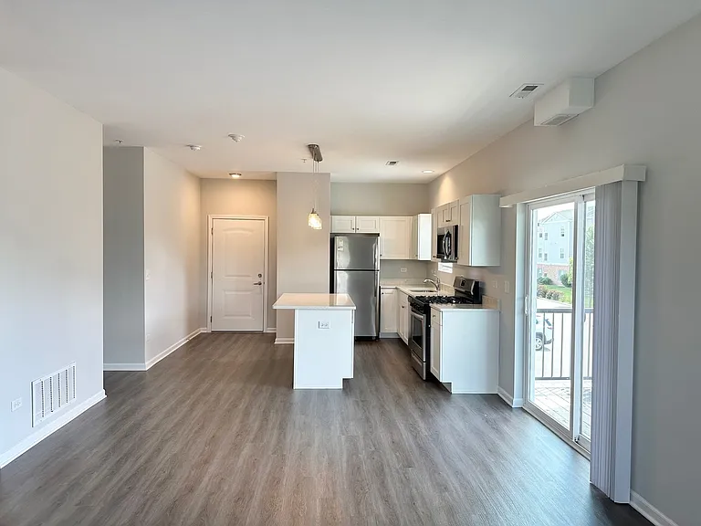 853 E Main St #2F — Photo 6