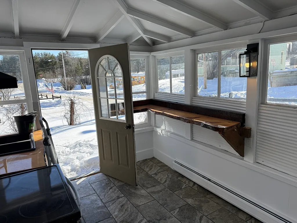 12 Ordway Ln — Photo 3