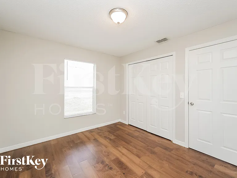 420 Clay St — Photo 10