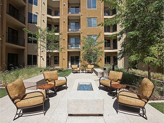 4th image of 21201 Kittridge St APT 2206