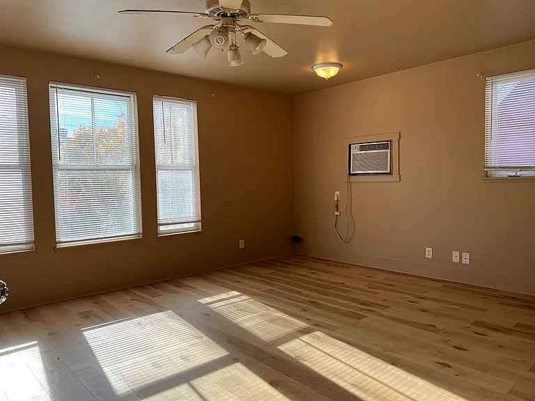 2361 England St #1/2 — Photo 8