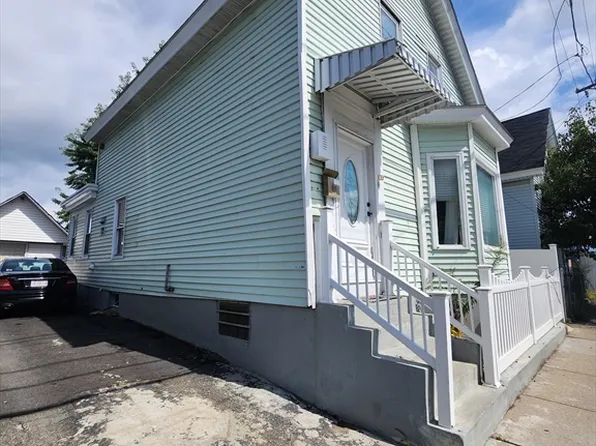 133 Water St, Lawrence, MA 01841