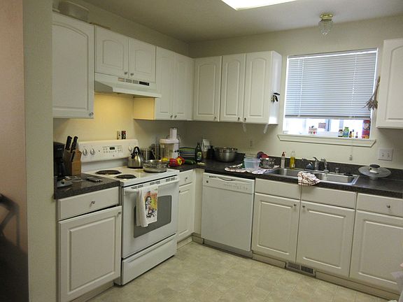 2nd image of 118 Homer Ave SE