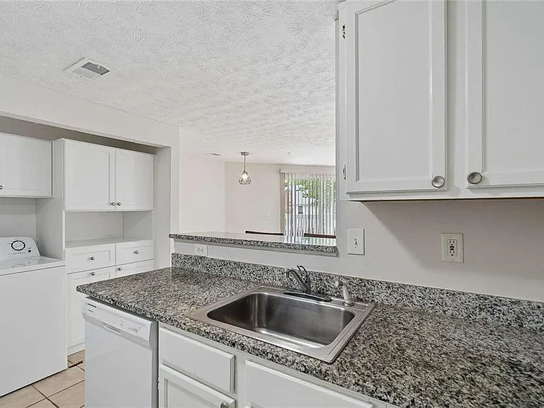 1465 Keys Crossing Dr NE — Photo 10