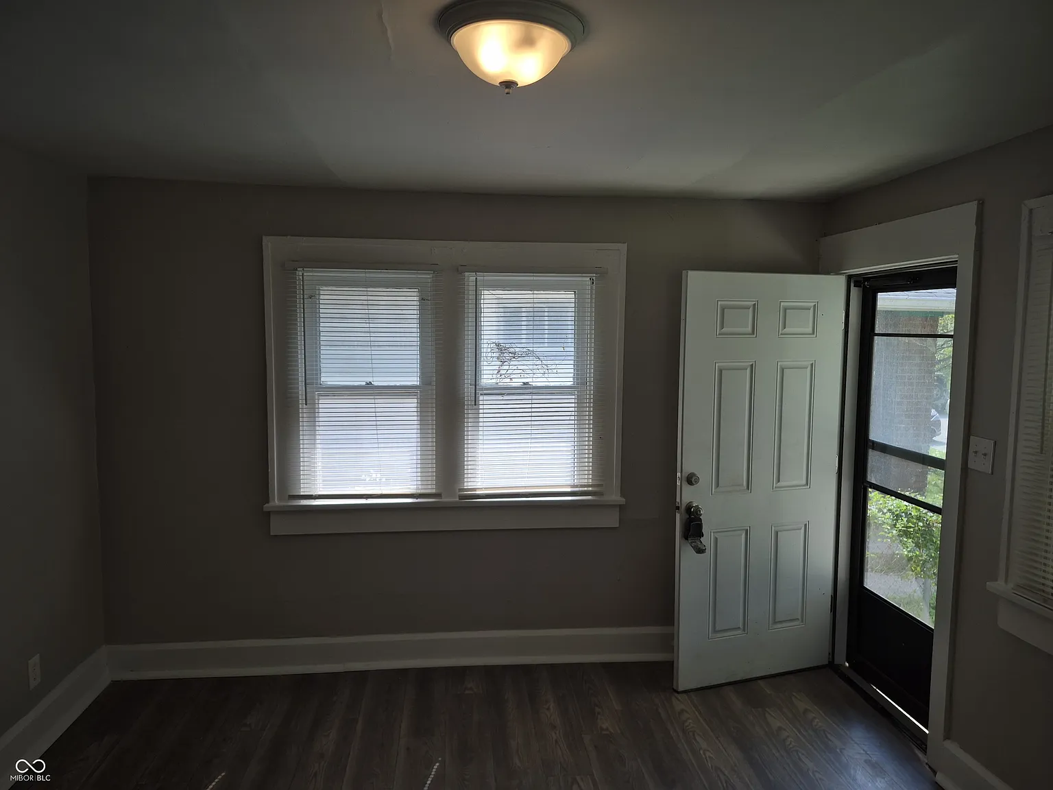 3 bed, 1.0 bath, 1032 sqft, $1,550 — Photo 4