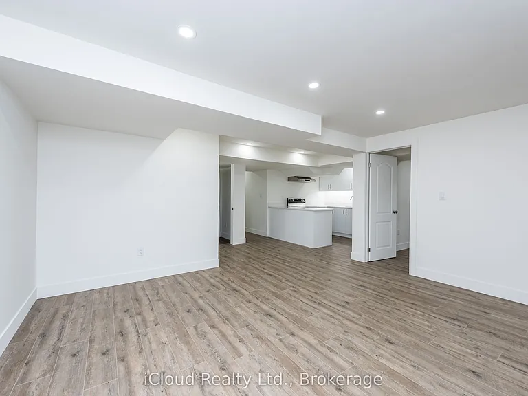 899 Boyer Blvd #LOWER LEVEL — Photo 11
