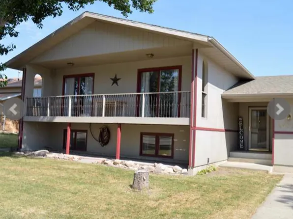 1972 Jackson Ave, Bismarck, ND 58501