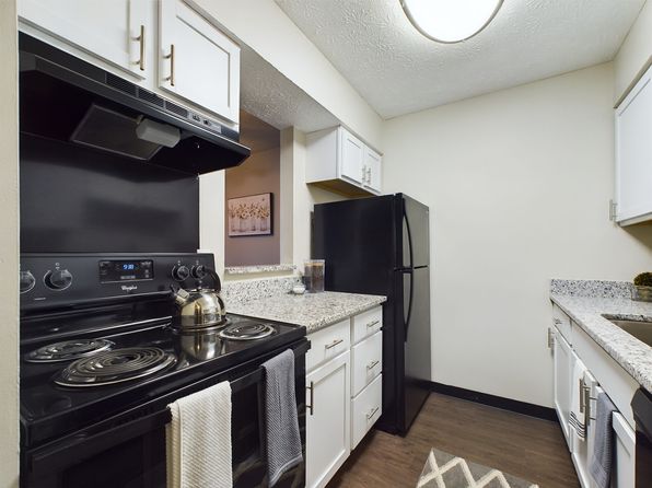 5140 Emerson Village Pl #107