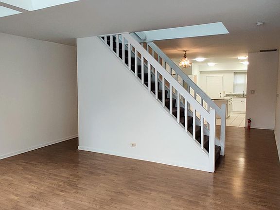 5th image of 847 N Milwaukee Ave Unit 5