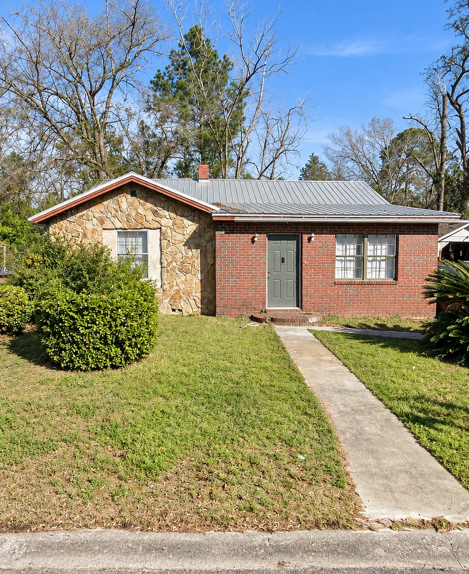 3 bed, 1160 sqft, $995 — Photo 1