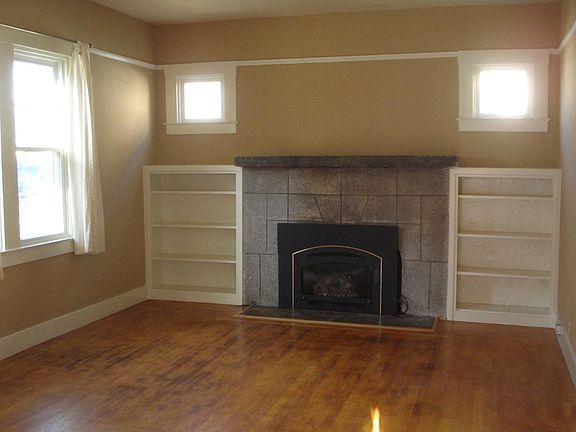 2nd image of 1559 32nd St