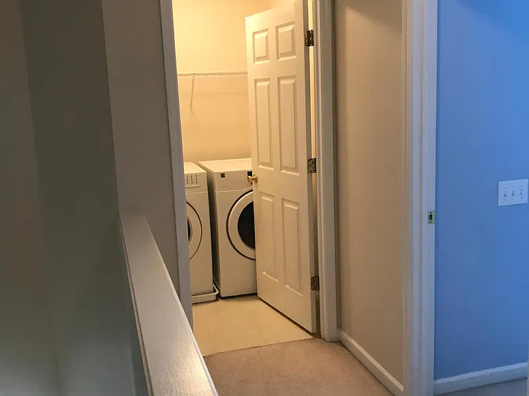10212 Garmoyle St — Photo 7