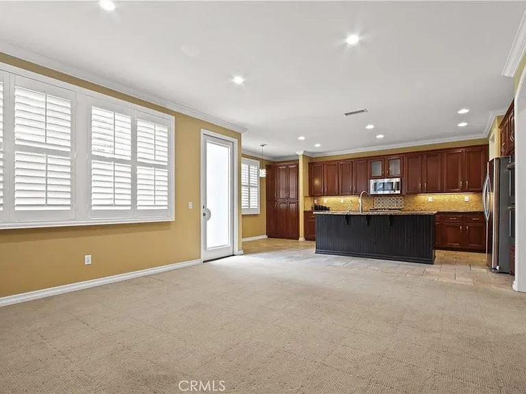 823 Canterbury Ln — Photo 13