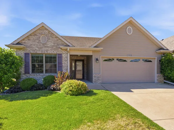 3302 Anastasia Pl, Muscatine, IA 52761