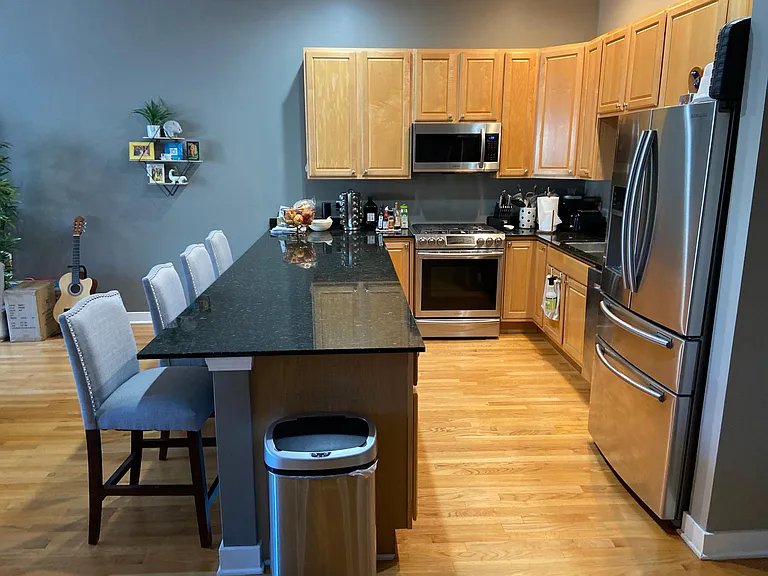 420 N Noble St #3 — Photo 4