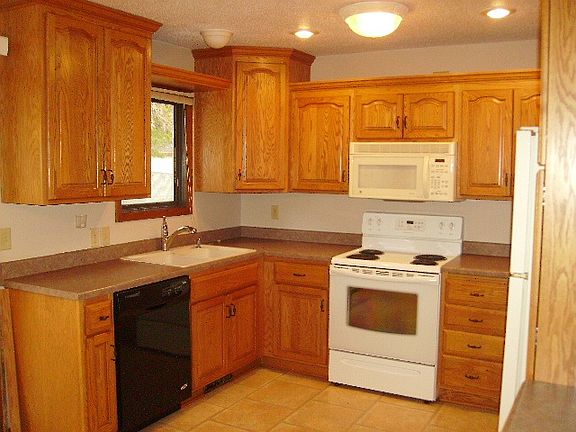 Plenty of Storage w/newer Cabinets