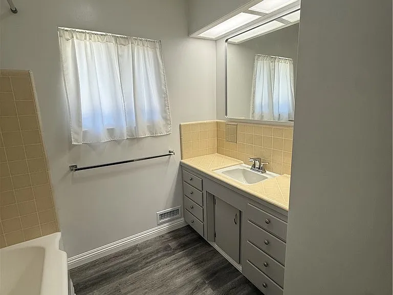 4645 Chicago Ave — Photo 13