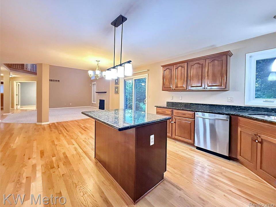 1176 Cadmus Dr, photo 14