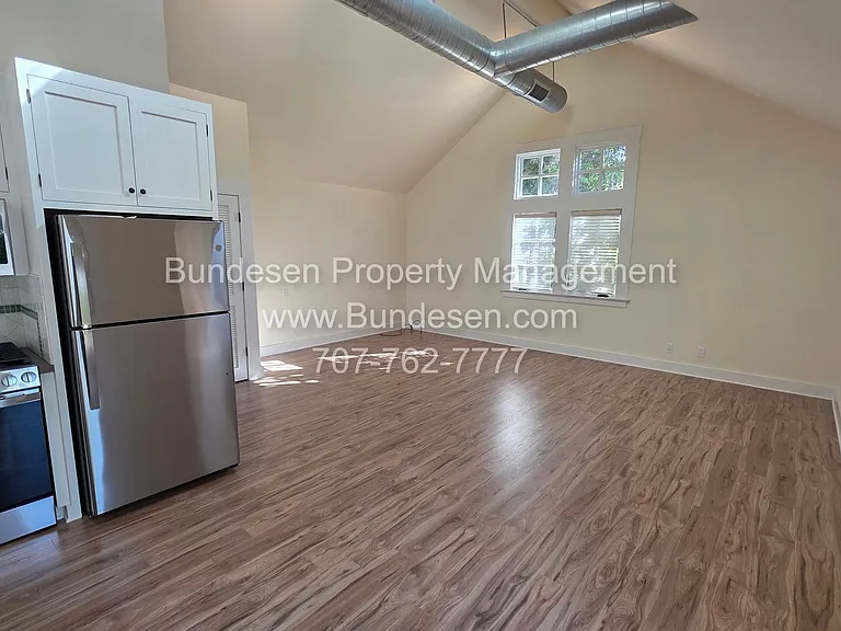 342 Church St — Photo 2
