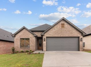 198 Fletcher Ridge Dr, Little Rock, AR 72223