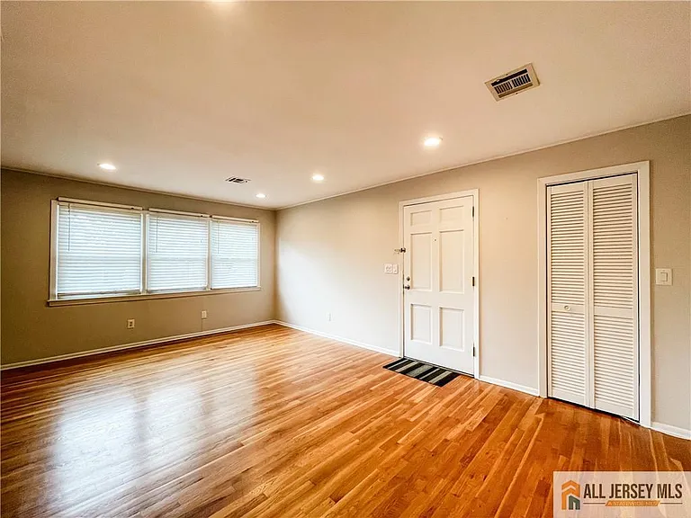 2105 Saint Georges Ave #2F — Photo 16