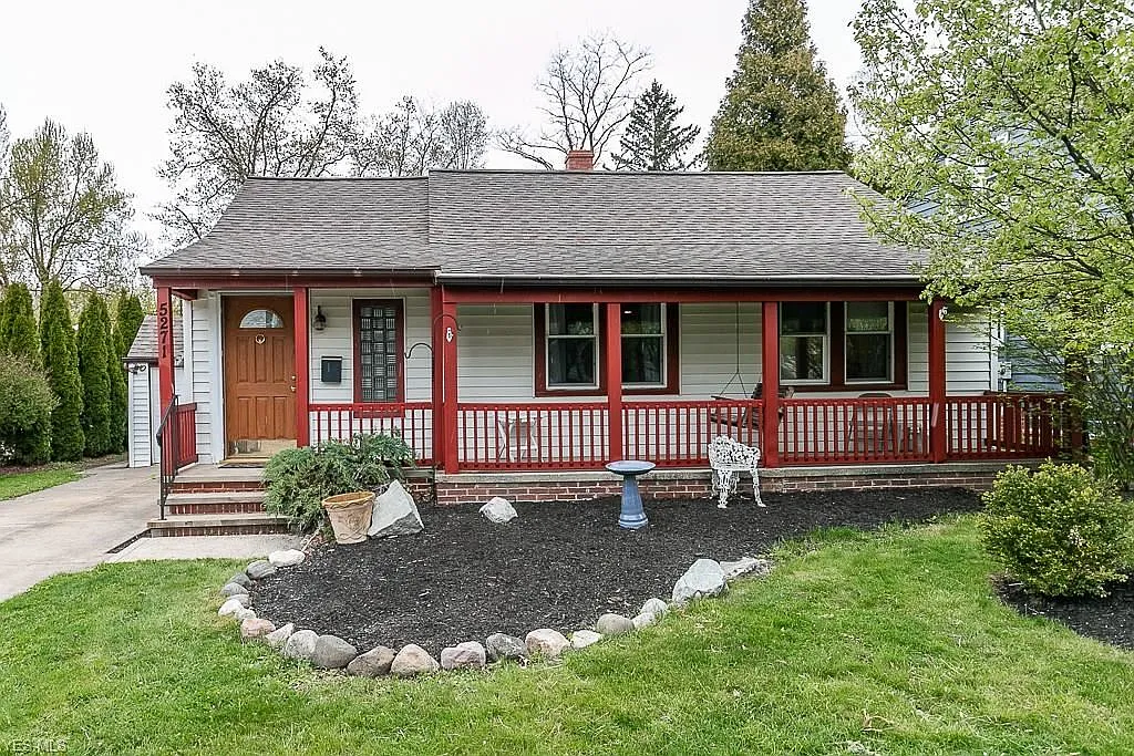 5271 Edenhurst Ave photo 1