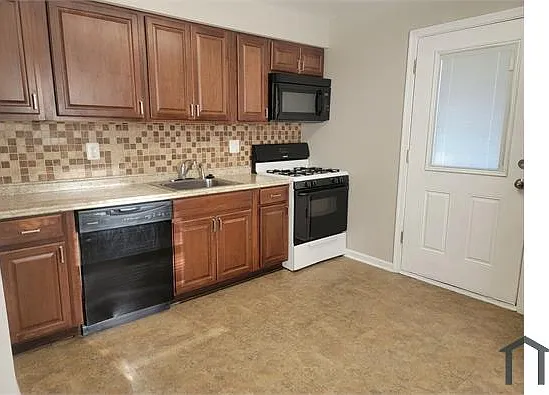 1737 Eastern Blvd — Photo 11