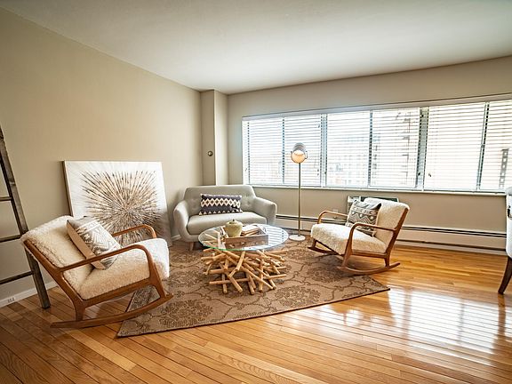 4th image of 4821 Roanoke Pkwy APT 302