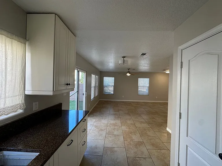 2139 Altura Verde Ln NE — Photo 11