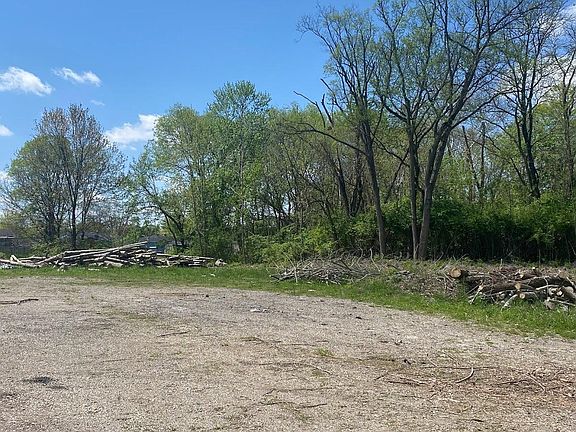 5th image of 2120 Edwards Rd