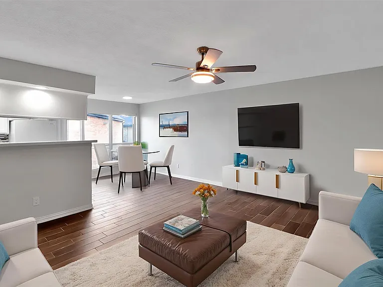 7047 Bissonnet St #117 — Photo 1