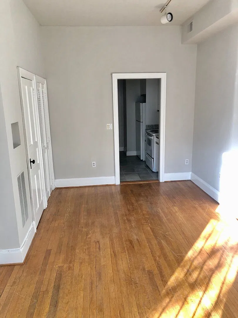 1755 Church St NW — Photo 2