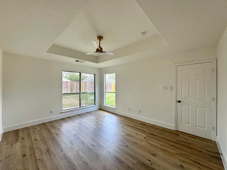 6427 Liberty Valley Dr — Photo 4